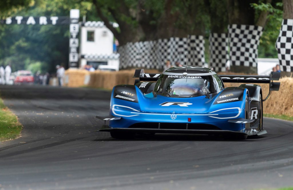 volkswagen-id-r-at-the-2019-goodwood-festival-of-speed_100706991_h